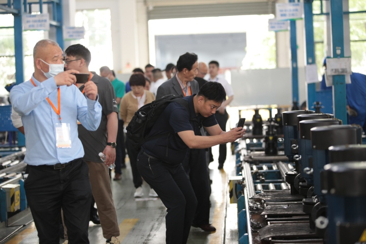 精專智造與低碳未來 南方泵業亮相東北供熱研討會，網絡技術引領行業革新